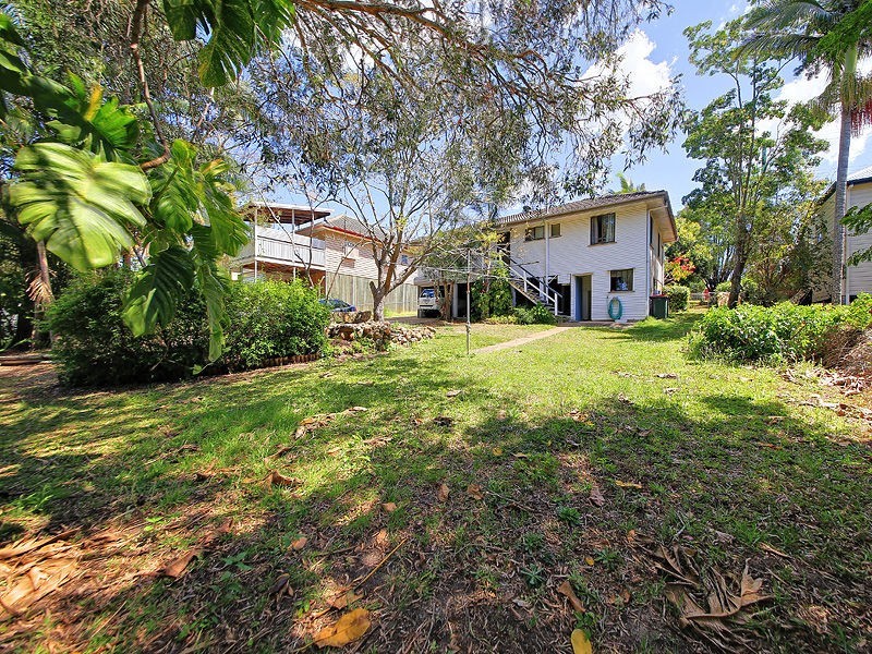 32 Bulgin Ave, Wynnum West QLD 4178