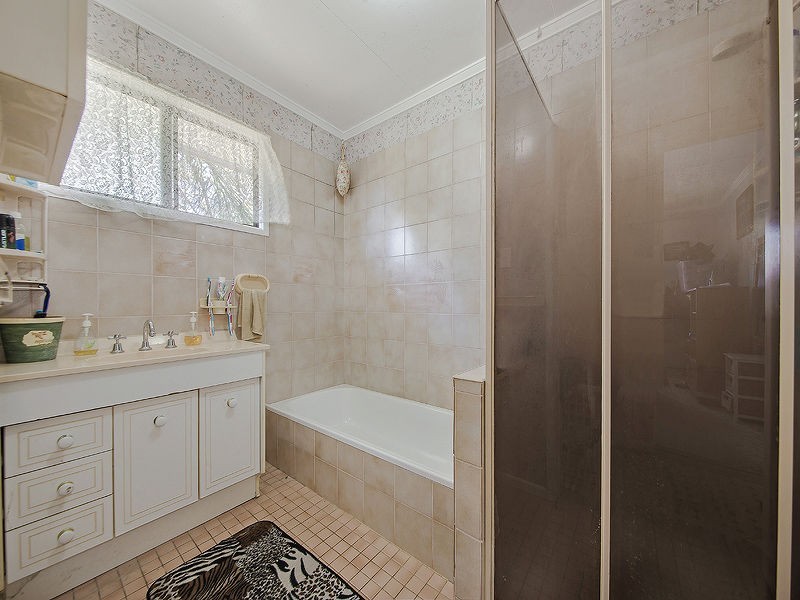 32 Bulgin Ave, Wynnum West QLD 4178