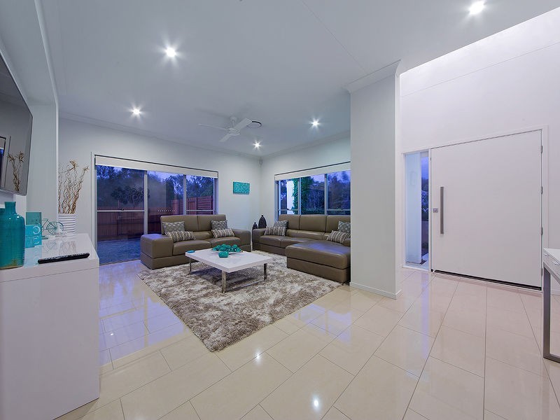 67 Watervale Pde, Wakerley QLD 4154