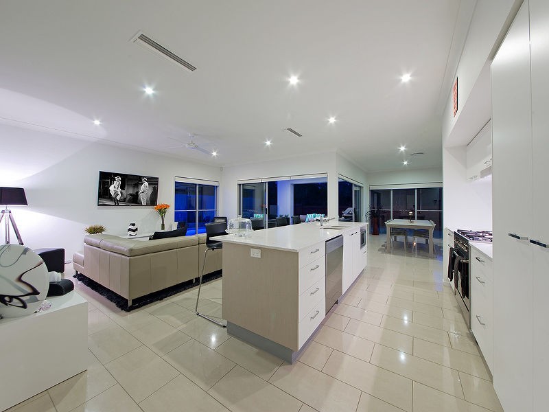 67 Watervale Pde, Wakerley QLD 4154