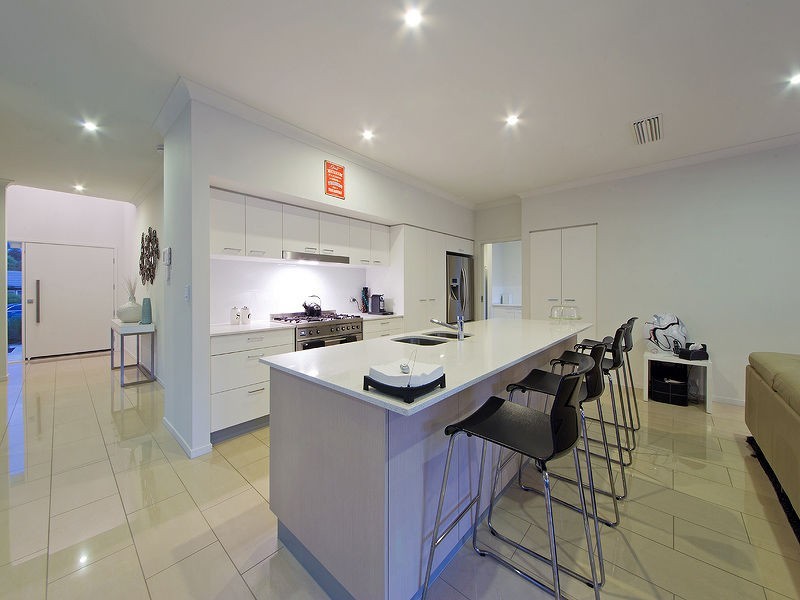 67 Watervale Pde, Wakerley QLD 4154