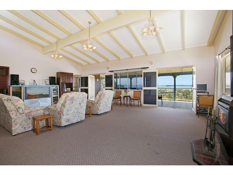 43 Rainbow Crescent, Dunwich QLD 4183