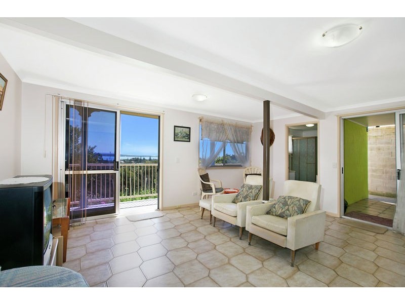 43 Rainbow Crescent, Dunwich QLD 4183