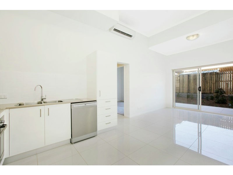 3/34 Emsworth St, Wynnum QLD 4178