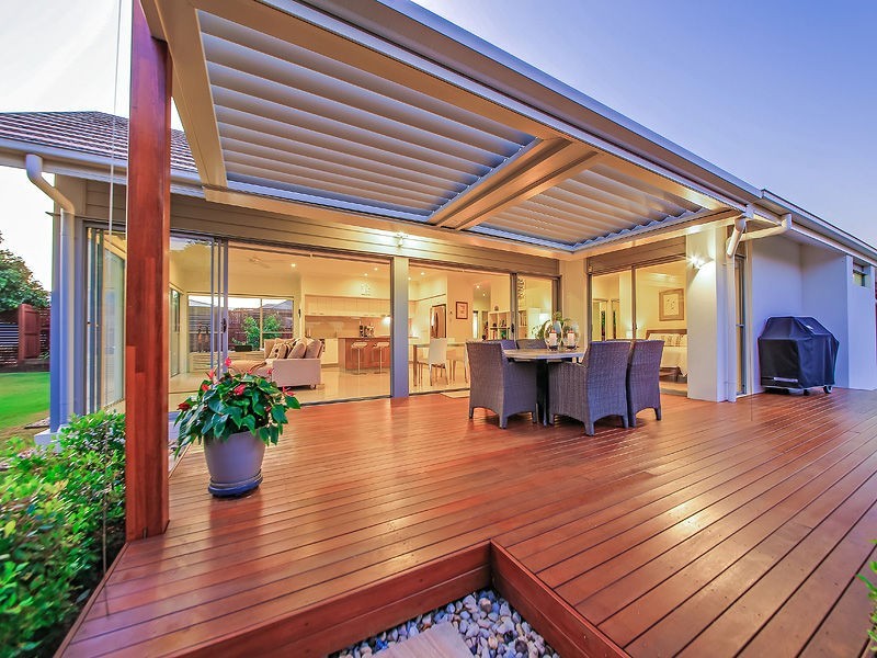 4 Thomson Place, Wakerley QLD 4154
