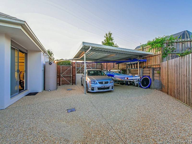 4 Thomson Place, Wakerley QLD 4154