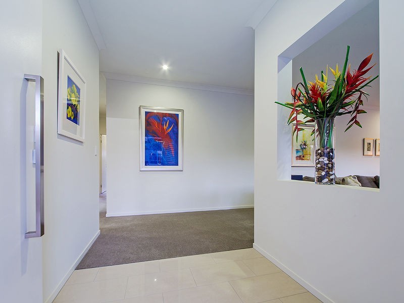 4 Thomson Place, Wakerley QLD 4154
