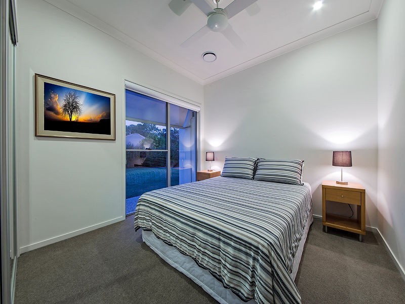 4 Thomson Place, Wakerley QLD 4154