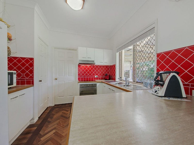 6 Pinnacle Place, Belmont QLD 4153