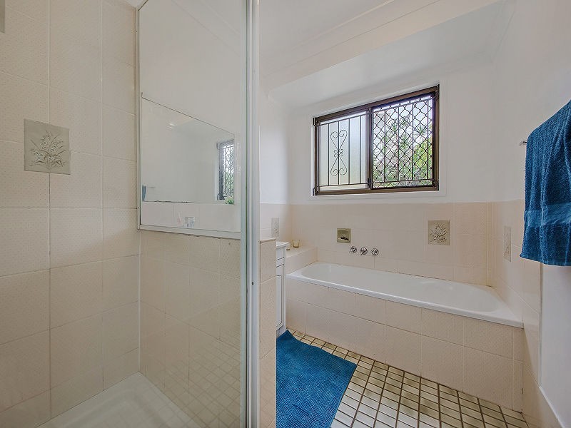 15 Caloundra Street, Manly West QLD 4179