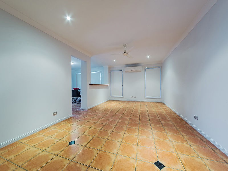 155 Stradbroke Ave, Wynnum QLD 4178