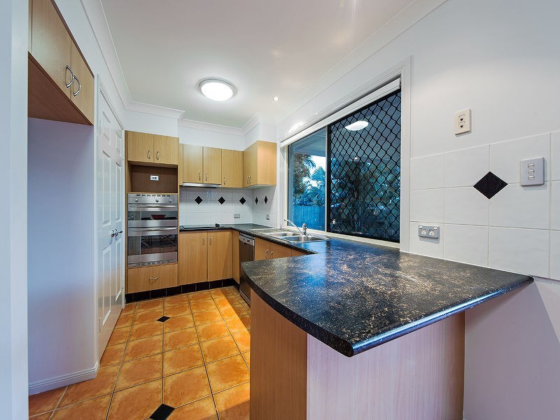 155 Stradbroke Ave, Wynnum QLD 4178
