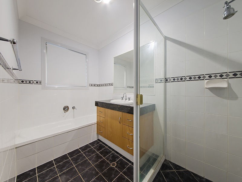 155 Stradbroke Ave, Wynnum QLD 4178