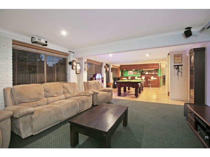 218 Whites Rd, Lota QLD 4179