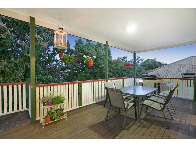 218 Whites Rd, Lota QLD 4179
