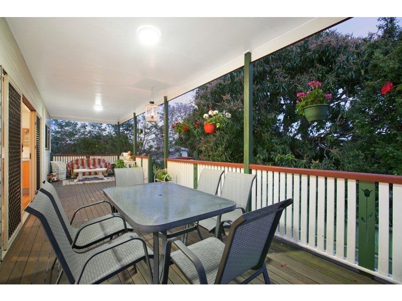 218 Whites Rd, Lota QLD 4179