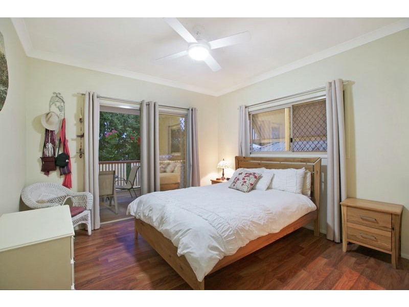 218 Whites Rd, Lota QLD 4179