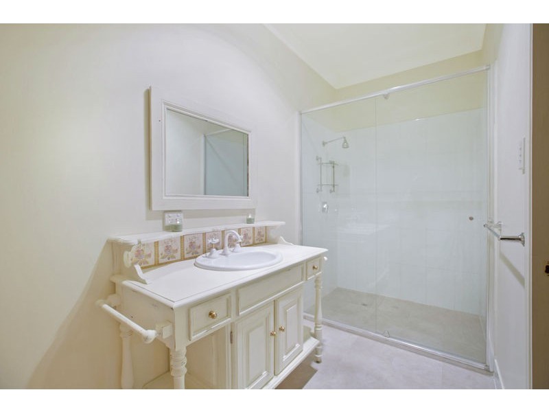 218 Whites Rd, Lota QLD 4179