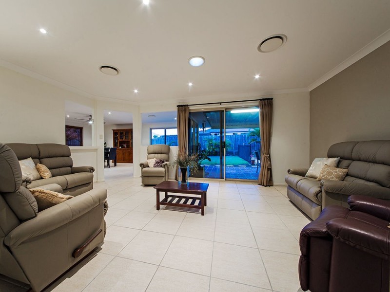 7 Joy Place, Wakerley QLD 4154