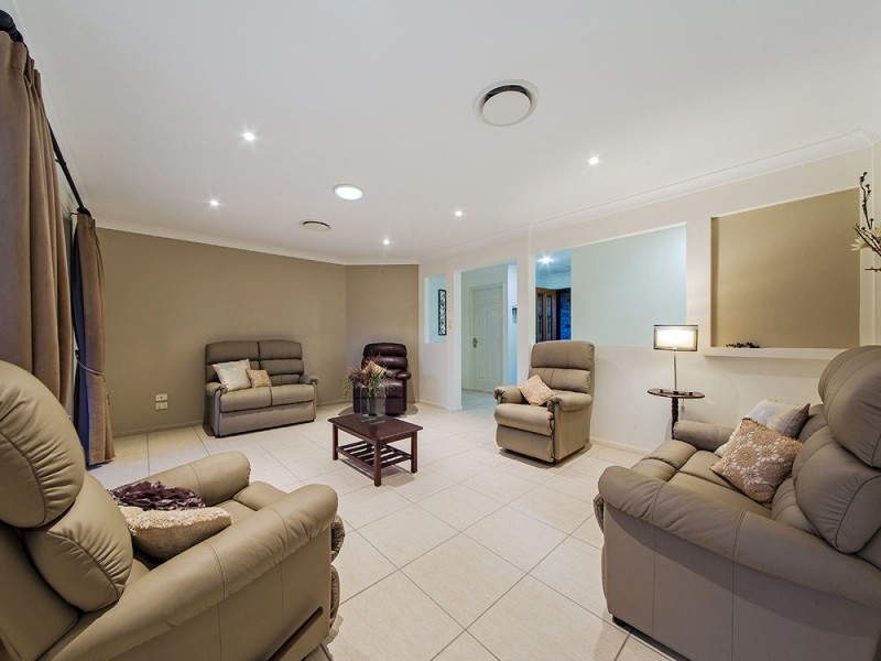 7 Joy Place, Wakerley QLD 4154