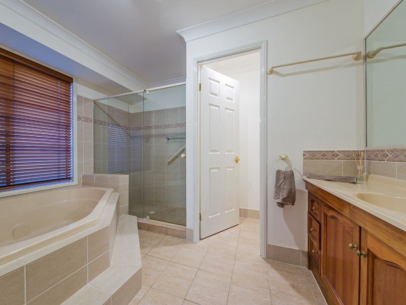 7 Joy Place, Wakerley QLD 4154