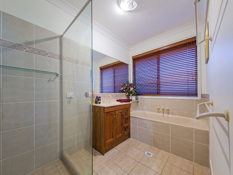 7 Joy Place, Wakerley QLD 4154