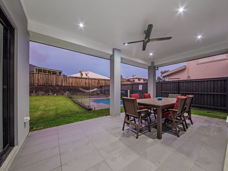 9 Lydia Place, Wakerley QLD 4154