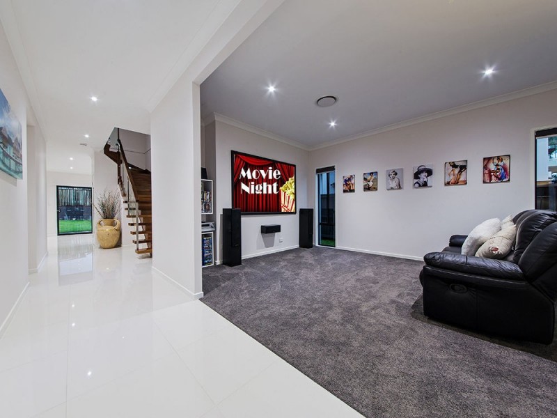 9 Lydia Place, Wakerley QLD 4154