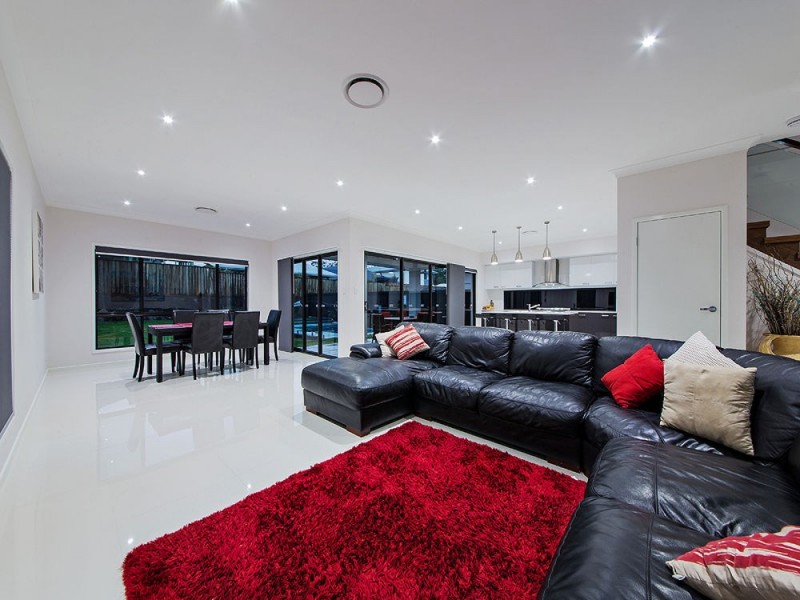 9 Lydia Place, Wakerley QLD 4154