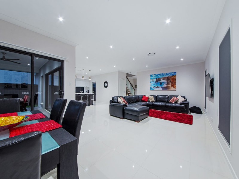 9 Lydia Place, Wakerley QLD 4154