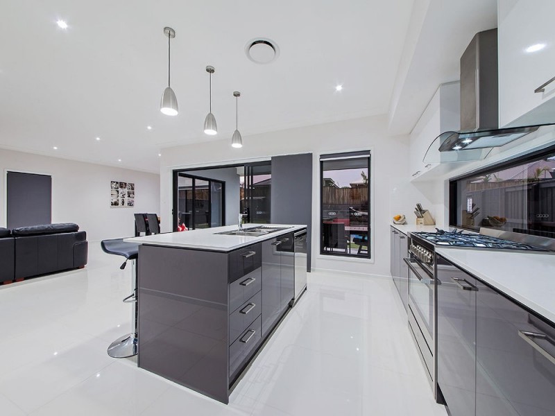 9 Lydia Place, Wakerley QLD 4154