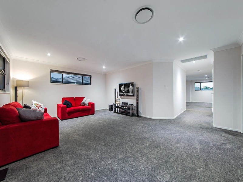 9 Lydia Place, Wakerley QLD 4154