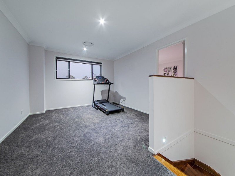 9 Lydia Place, Wakerley QLD 4154