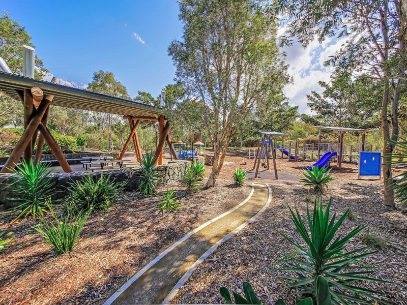 9 Lydia Place, Wakerley QLD 4154