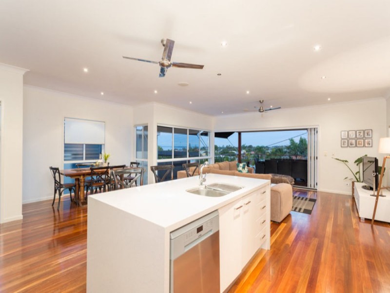 15 Warra Street, Wynnum QLD 4178
