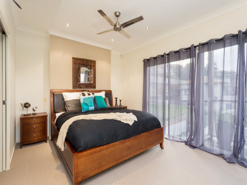 15 Warra Street, Wynnum QLD 4178