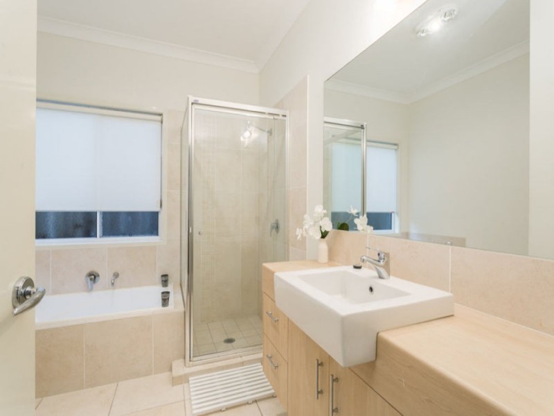 15 Warra Street, Wynnum QLD 4178