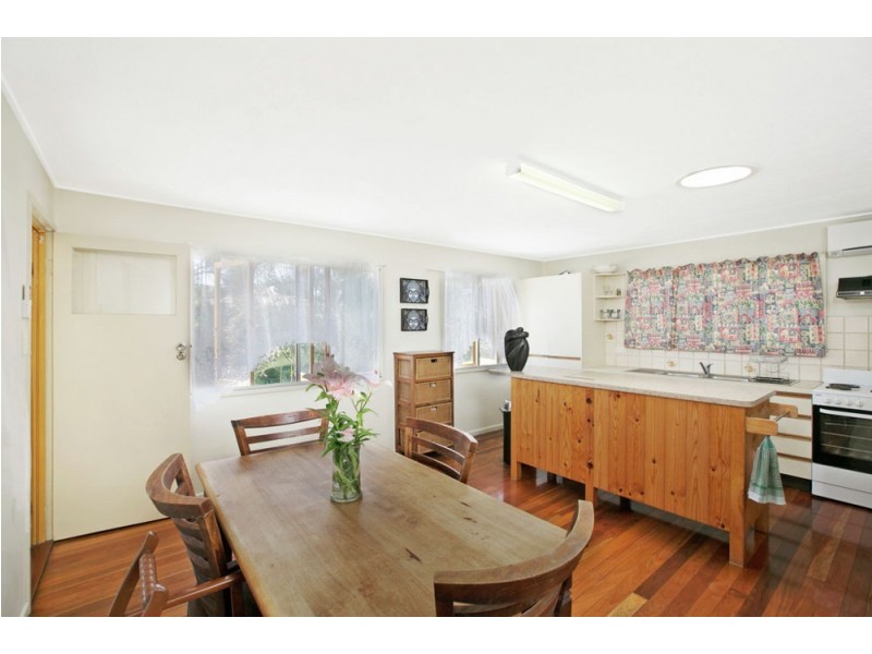 29 Roseberry Pde, Wynnum West QLD 4178