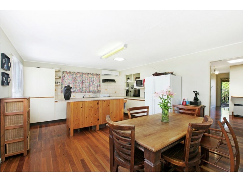 29 Roseberry Pde, Wynnum West QLD 4178