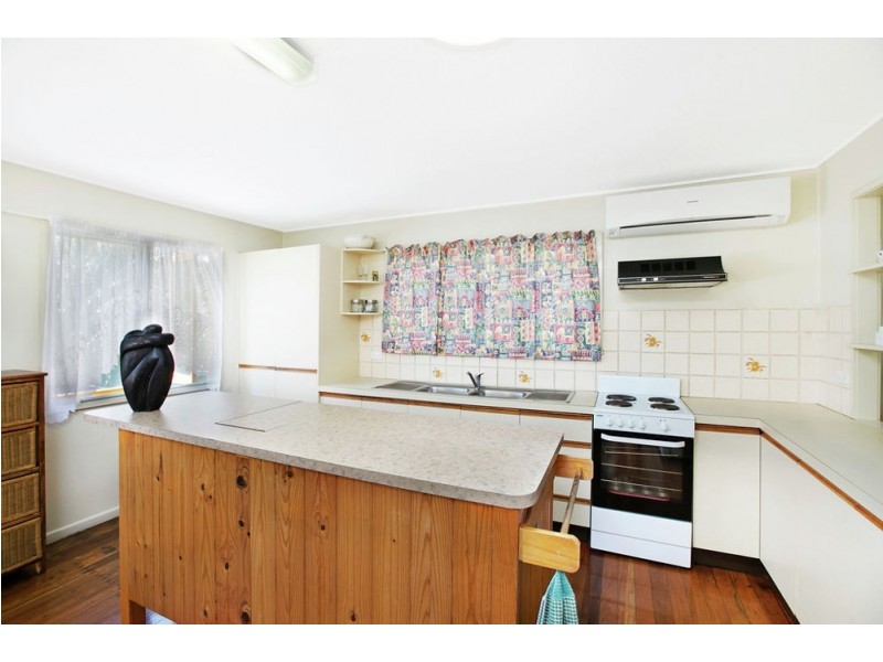 29 Roseberry Pde, Wynnum West QLD 4178