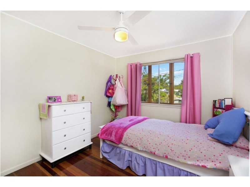 29 Roseberry Pde, Wynnum West QLD 4178