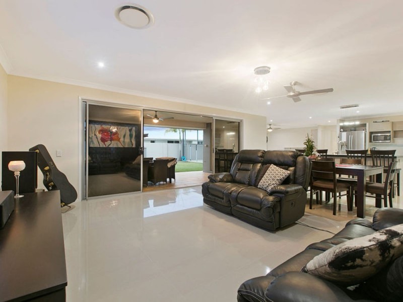 12 Aqua Court, Wakerley QLD 4154