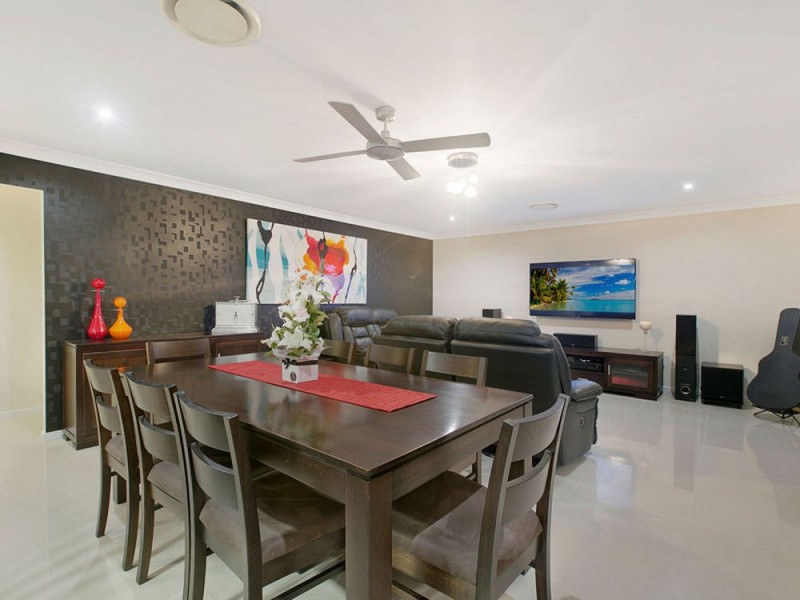 12 Aqua Court, Wakerley QLD 4154