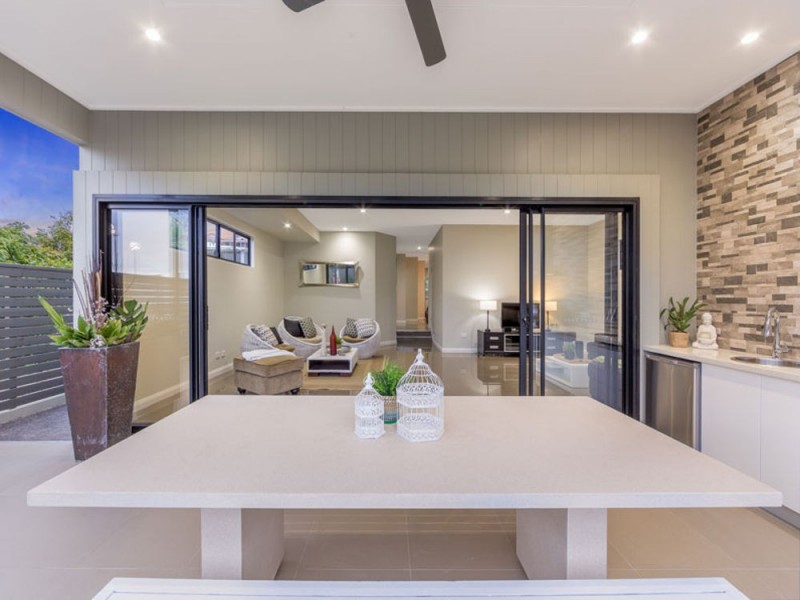 11 Atkinson Street, Hamilton QLD 4007