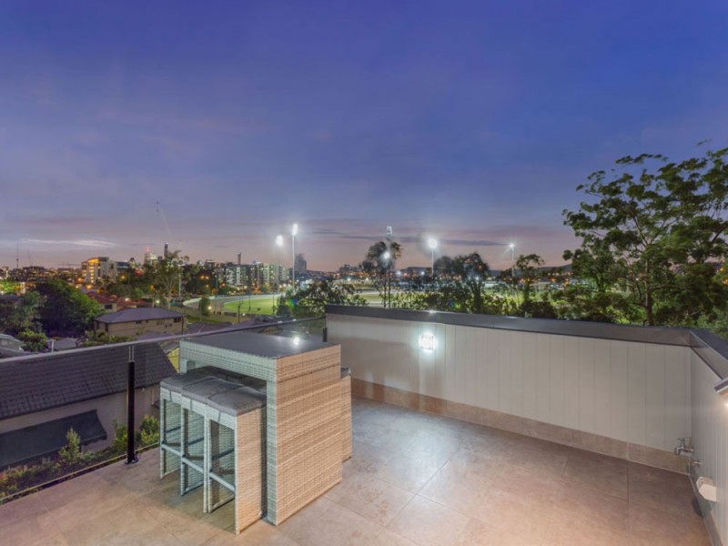 11 Atkinson Street, Hamilton QLD 4007