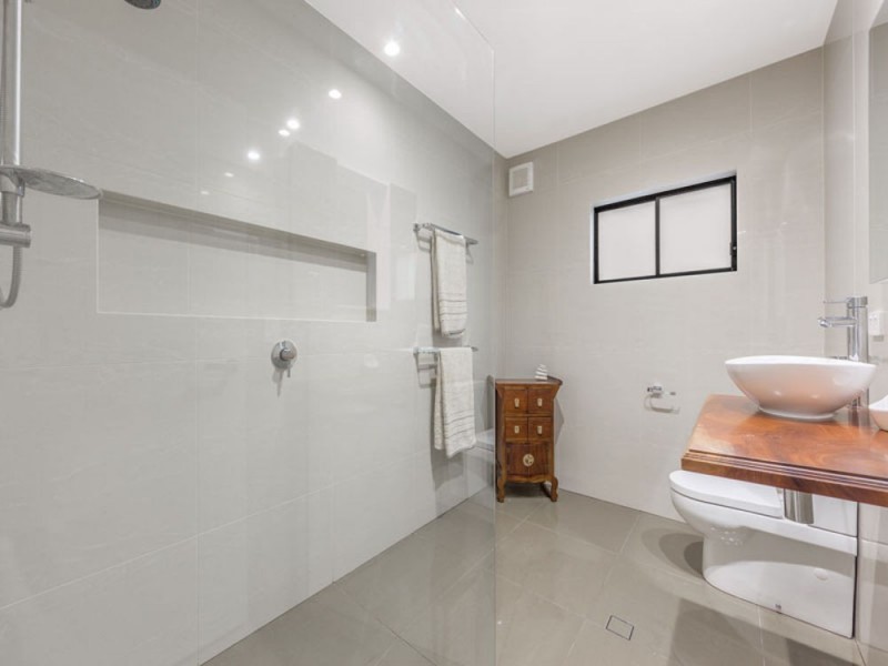 11 Atkinson Street, Hamilton QLD 4007