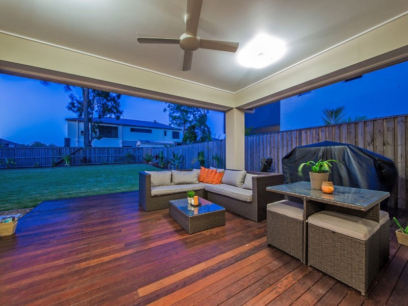 17 Nichols St, Wakerley QLD 4154