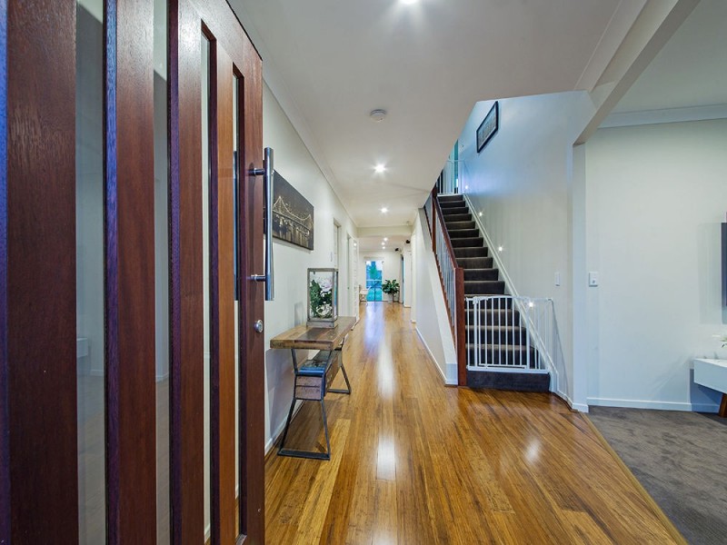 17 Nichols St, Wakerley QLD 4154