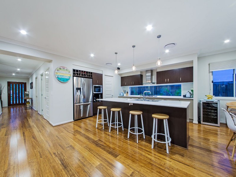17 Nichols St, Wakerley QLD 4154