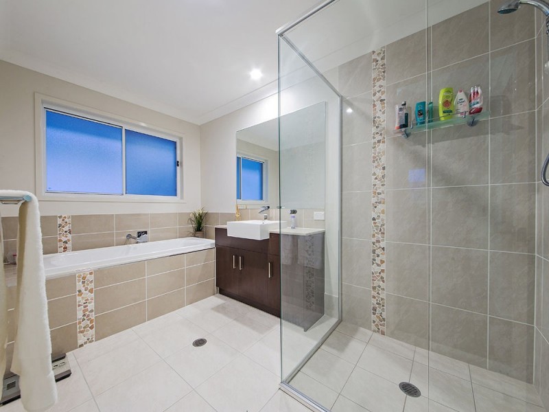 17 Nichols St, Wakerley QLD 4154